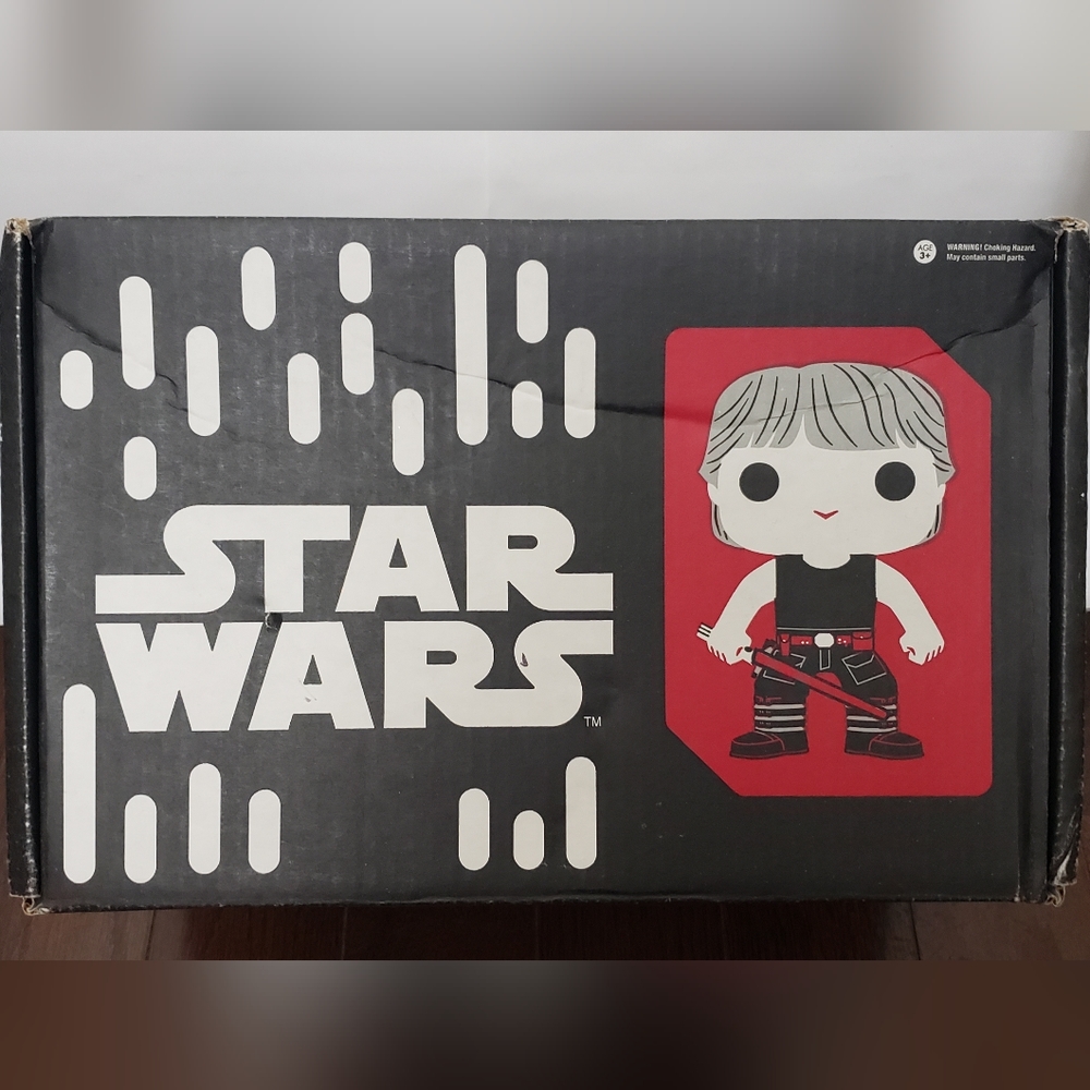 SMUGGLER'S BOUNTY EMPIRE STRIKES BACK FUNKO POP SUBSCRIPTION BOX JANUARY 2017